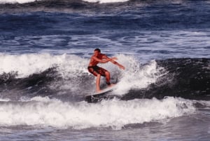 Clases de surf y almuerzo en excursión de un día a Essaouira desde Marrakech