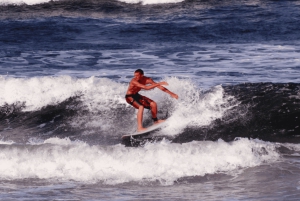 Cours de surf et déjeuner lors d'une excursion d'une journée à Essaouira au départ de Marrakech