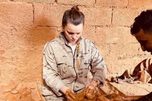 Tilbring en naturlig dag uden for Den Røde By: keramik, gåtur, pool