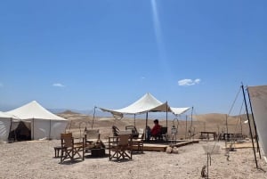 Marrakech: Agafay woestijndiner met kamelenrit en show