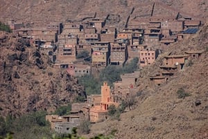 Tirolina en el Atlas y pueblos bereberes