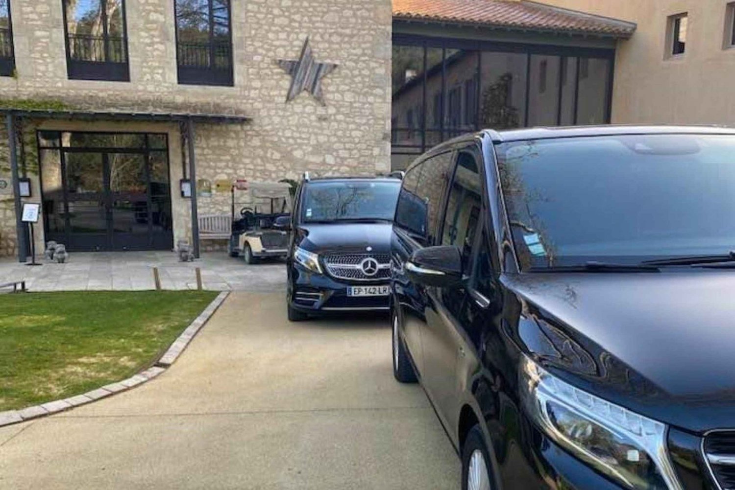 Aigues-Mortes: Private Transfer to Marseille Aéroport