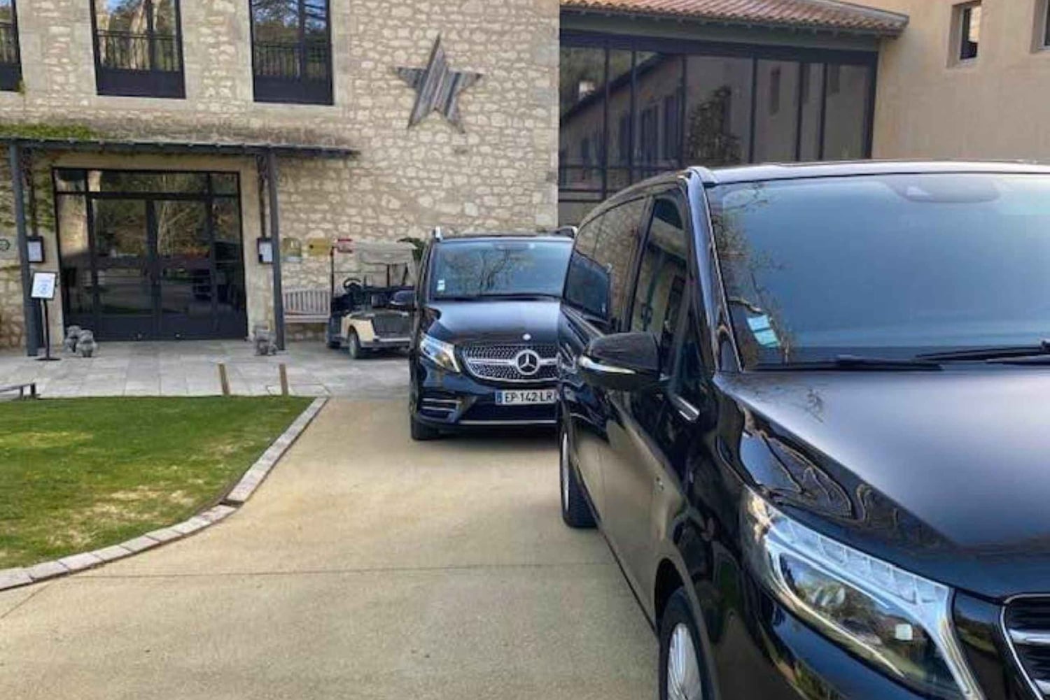 Aigues-Mortes: Private Transfer to Marseille Aéroport