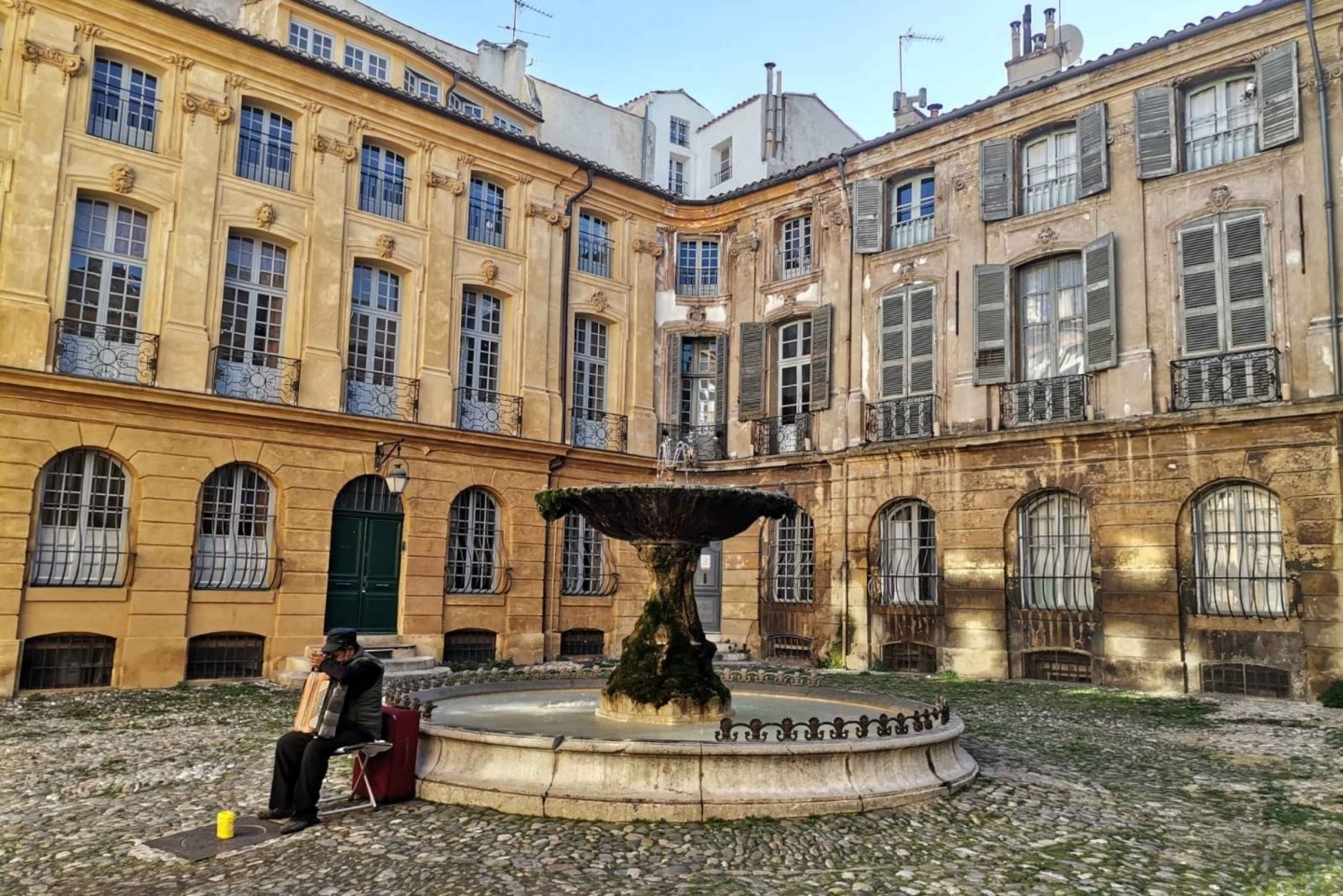 Aix-en-Provence: Medieval Village Art and Vineyards