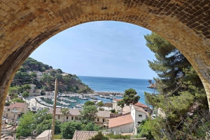 From Marseille to the Calanques Blueues by train, hike, lagoons and villages