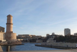 Discover the real Marseille with a local guide in your language