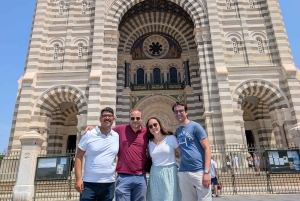 Discover the real Marseille with a local guide in your language