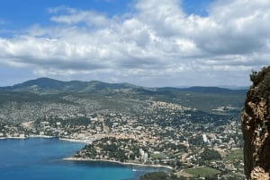 From Marseille to Cassis: a journey to the heart of the calanques and traditions.