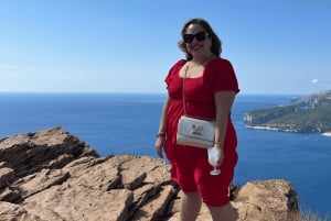 From Marseille to Cassis: a journey to the heart of the calanques and traditions.