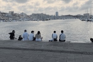 From Marseille to Cassis: a journey to the heart of the calanques and traditions.