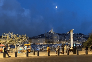 From Marseille to Cassis: a journey to the heart of the calanques and traditions.