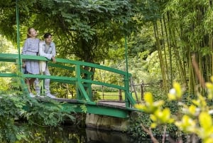 From Paris: Giverny Day Trip with Audio Guide or Live Guide