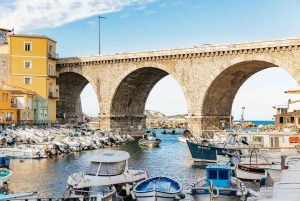 Guided Walk in beautiful and hidden neighborhoods