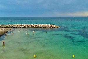 Guided Walk in beautiful and hidden neighborhoods