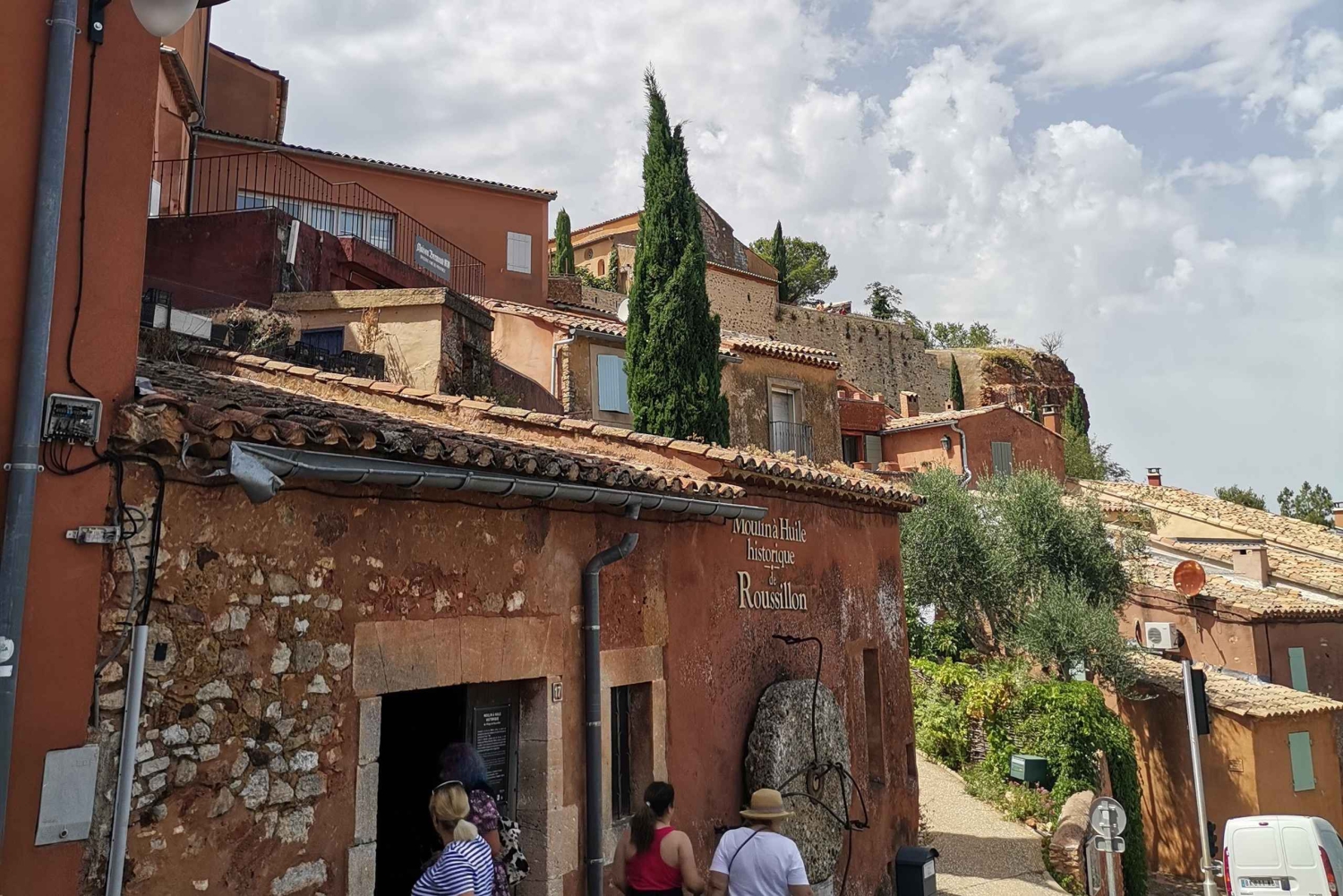 Luberon Wine and Charm: Explore the Flavors of the South