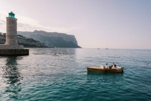Vintage boat tour of Marseille for couples (5h)