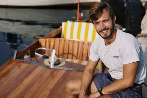 Vintage boat tour of Marseille for couples (5h)