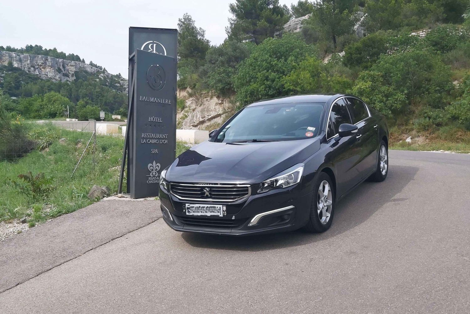 Marseille Airport: VIP transfer to Baumaniere