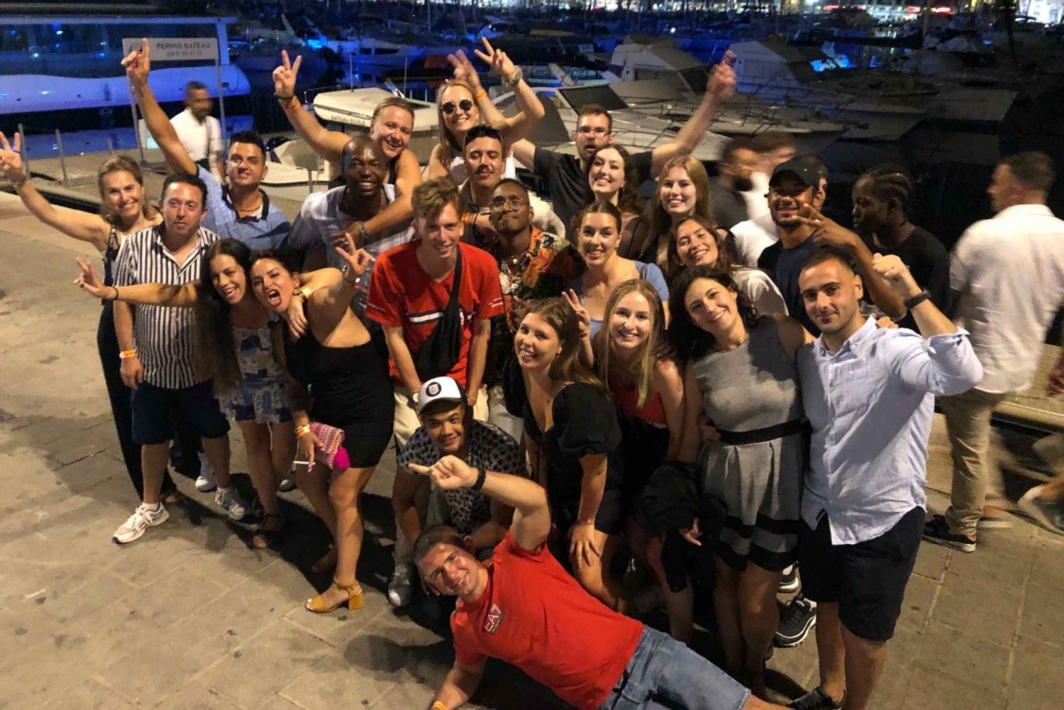 Marseille Pub Crawl: Explore by Night Meet, Mingle & Party