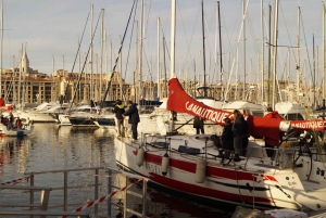 Marseille: Bookbinding experience in the Vieux Port