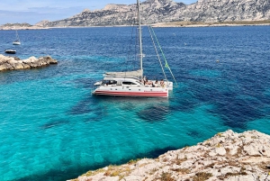 Marseille: Calanques Catamaran Cruise, Picnic, & Swimming