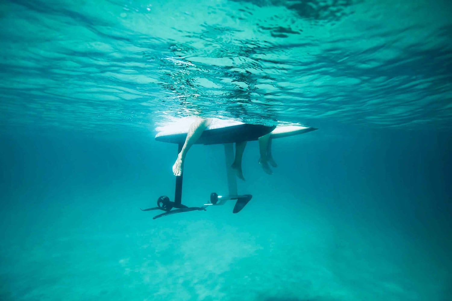 Saint Tropez: Learn how to Surf with an eFoil