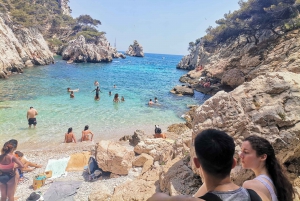 Marseille: Calanques National Park Guided Hike with Picnic