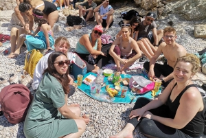 Marseille: Calanques National Park Guided Hike with Picnic