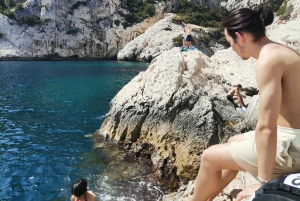 Marseille: Calanques National Park Guided Hike with Picnic