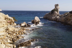 Marseille: Calanques National Park Guided Hike with Picnic