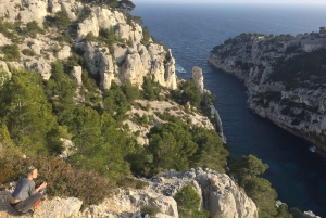 Marseille: Calanques National Park Guided Hike with Picnic