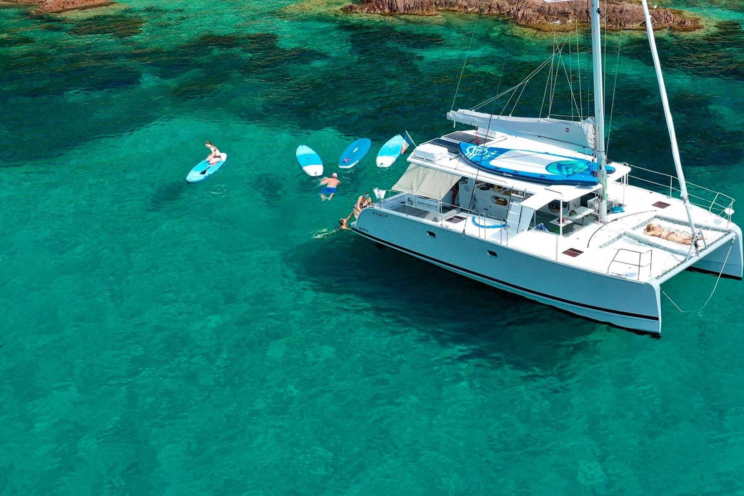 Marseille: Calanques Catamaran Tour & Standup Paddle