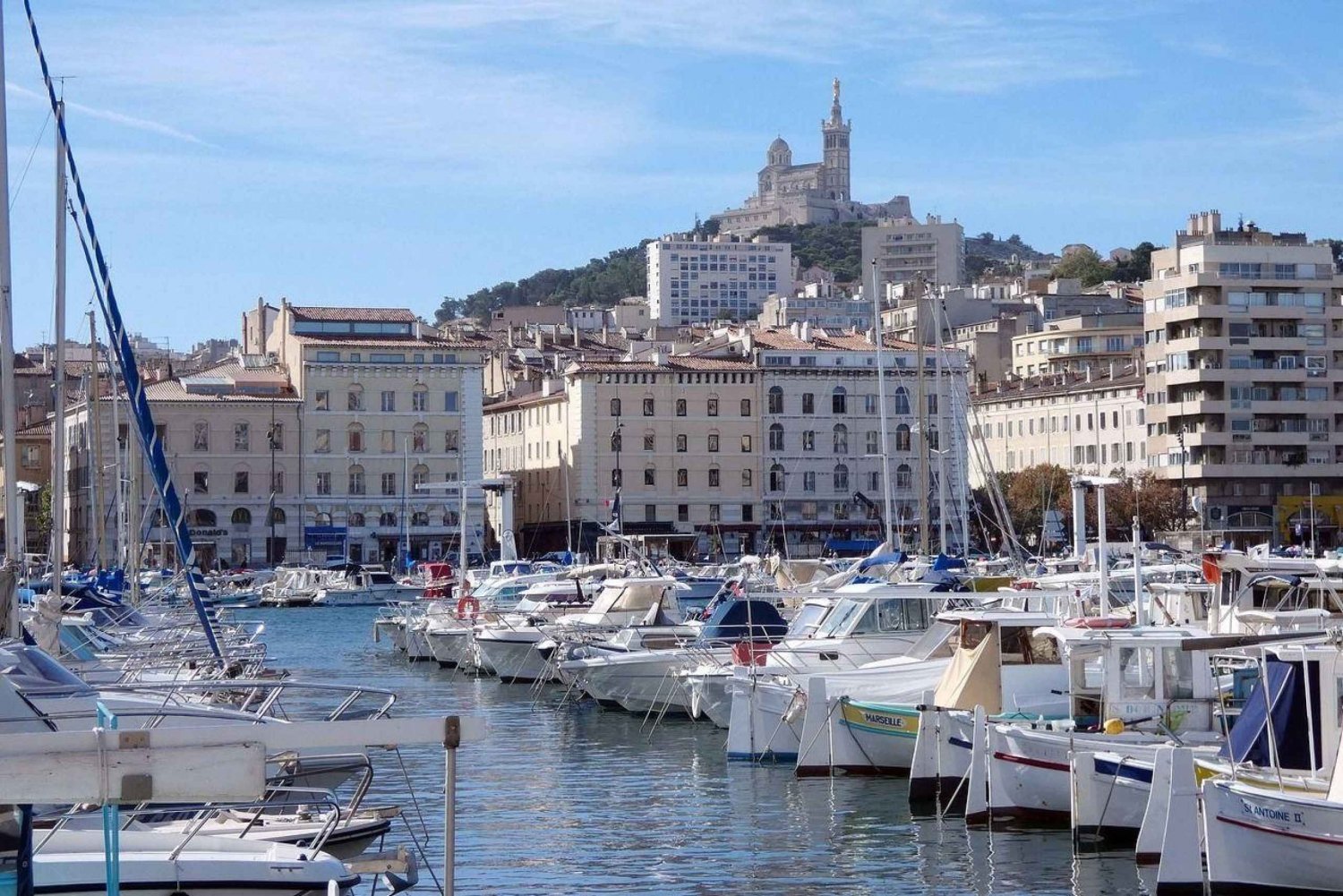 Marseille: Christmas Market Walking Tour