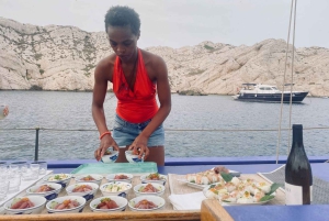 Marseille: Sailing cruise in the calanques, lunch and wine