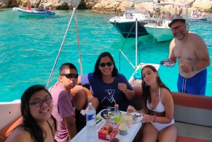 Marseille: Day Boat Ride in the Calanques with Wine Tasting