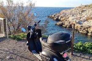 Marseille: Electric Motorcycle Rental with Smartphone Guide