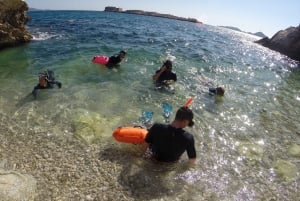 Marseille: Endoume Snorkeling Adventure with Snacks & Drinks