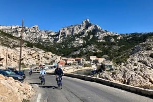 Marseille: Full-Day Guided E-Bike Coast & Calanques Tour