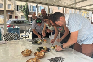 Marseille: guided tour/games in the cart district