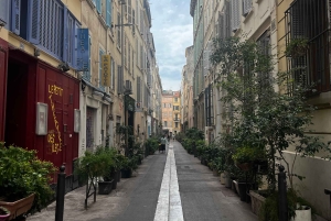 Marseille: Guided Walking Tour with Local Artist