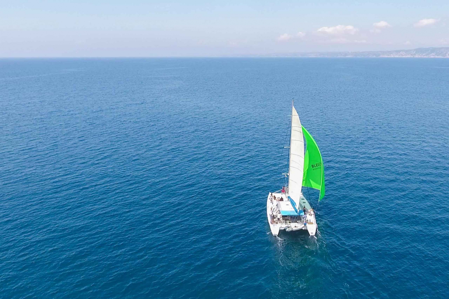 Marseille: Calanques Catamaran Cruise, Picnic, & Swimming