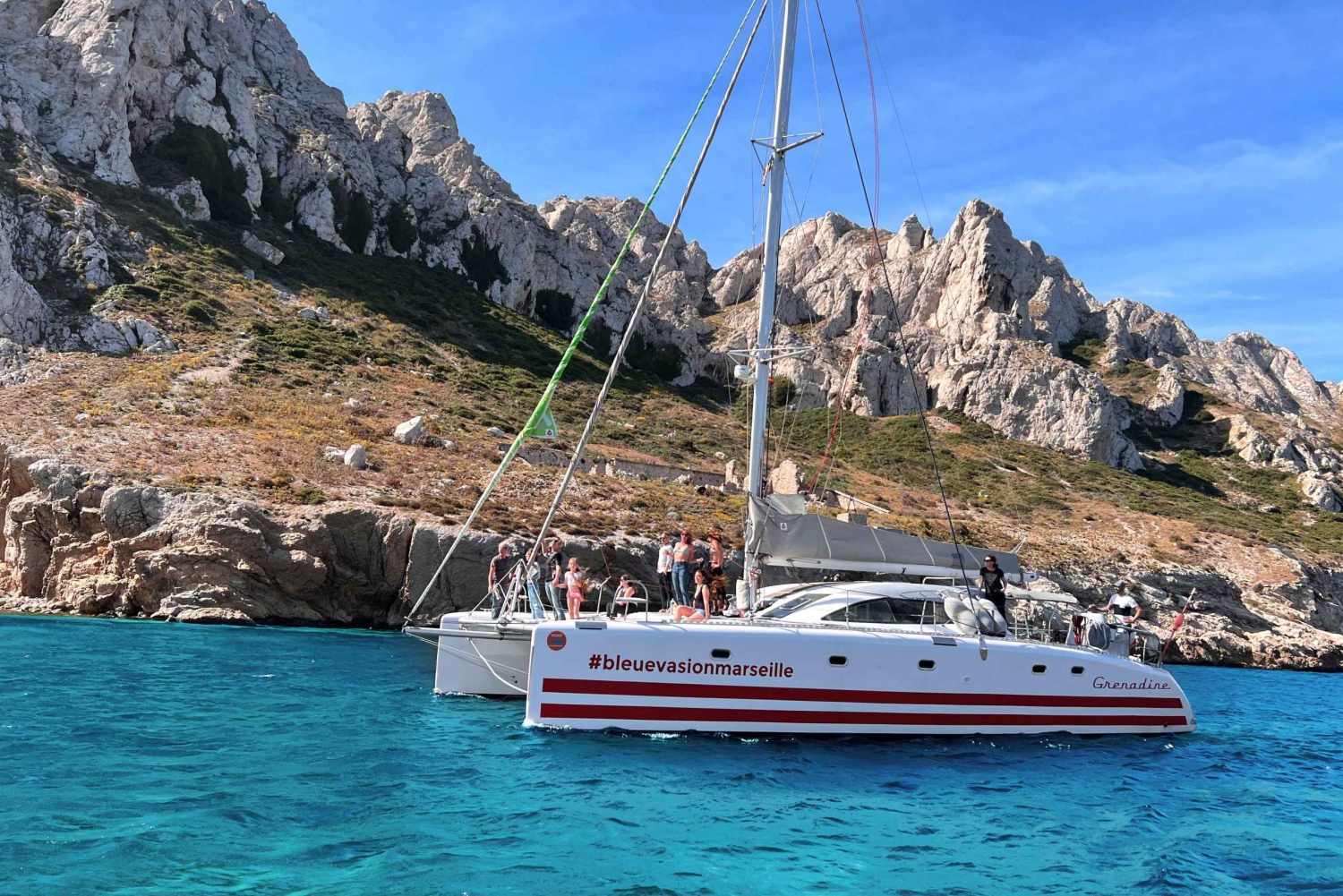 Marseille: Calanques Catamaran Cruise, Picnic, & Swimming