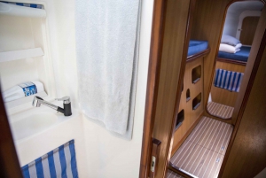 Marseille: Calanques Catamaran Cruise, Picnic, & Swimming