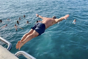 Marseille : Calanques Catamaran Cruise with Lunch & Wine