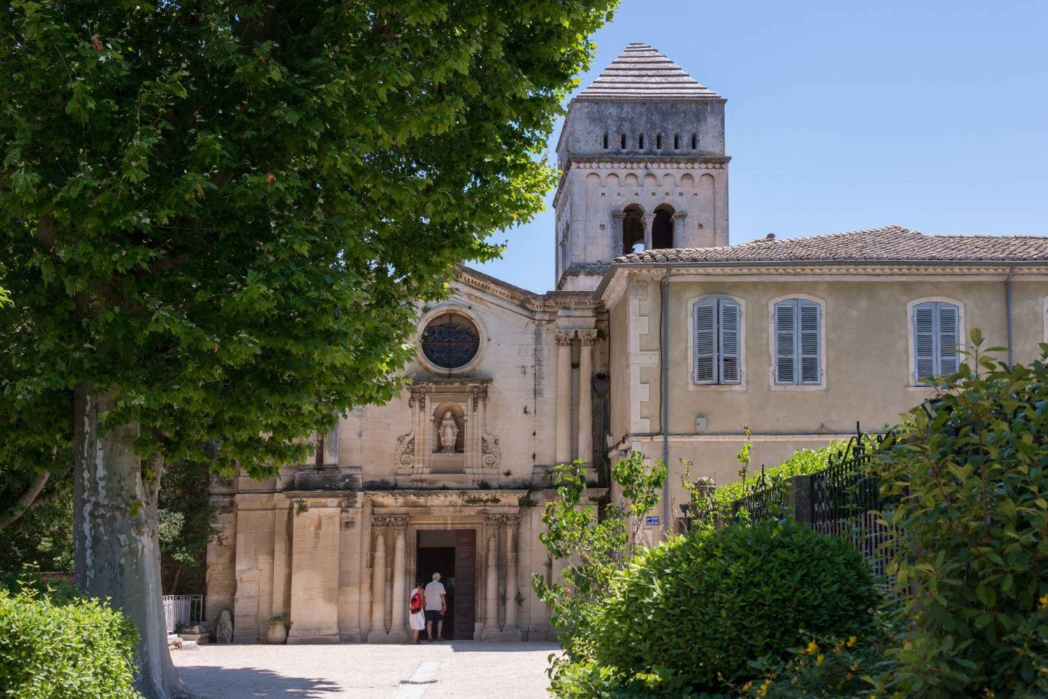 Marseille: Les Baux & Saint-Rémy Private Tour