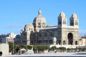 Marseille : Local Neighborhoods Guided Walking Tour