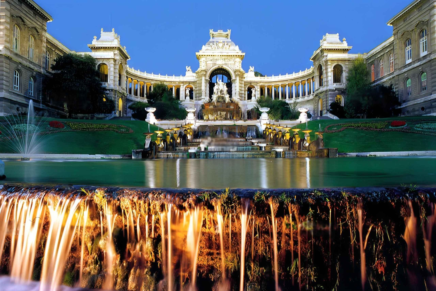 Marseille: Old Port to Cité Radieuse Rooftop Tuk-Tuk Tour