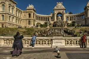 Marseille: Old Port to Cité Radieuse Rooftop Tuk-Tuk Tour