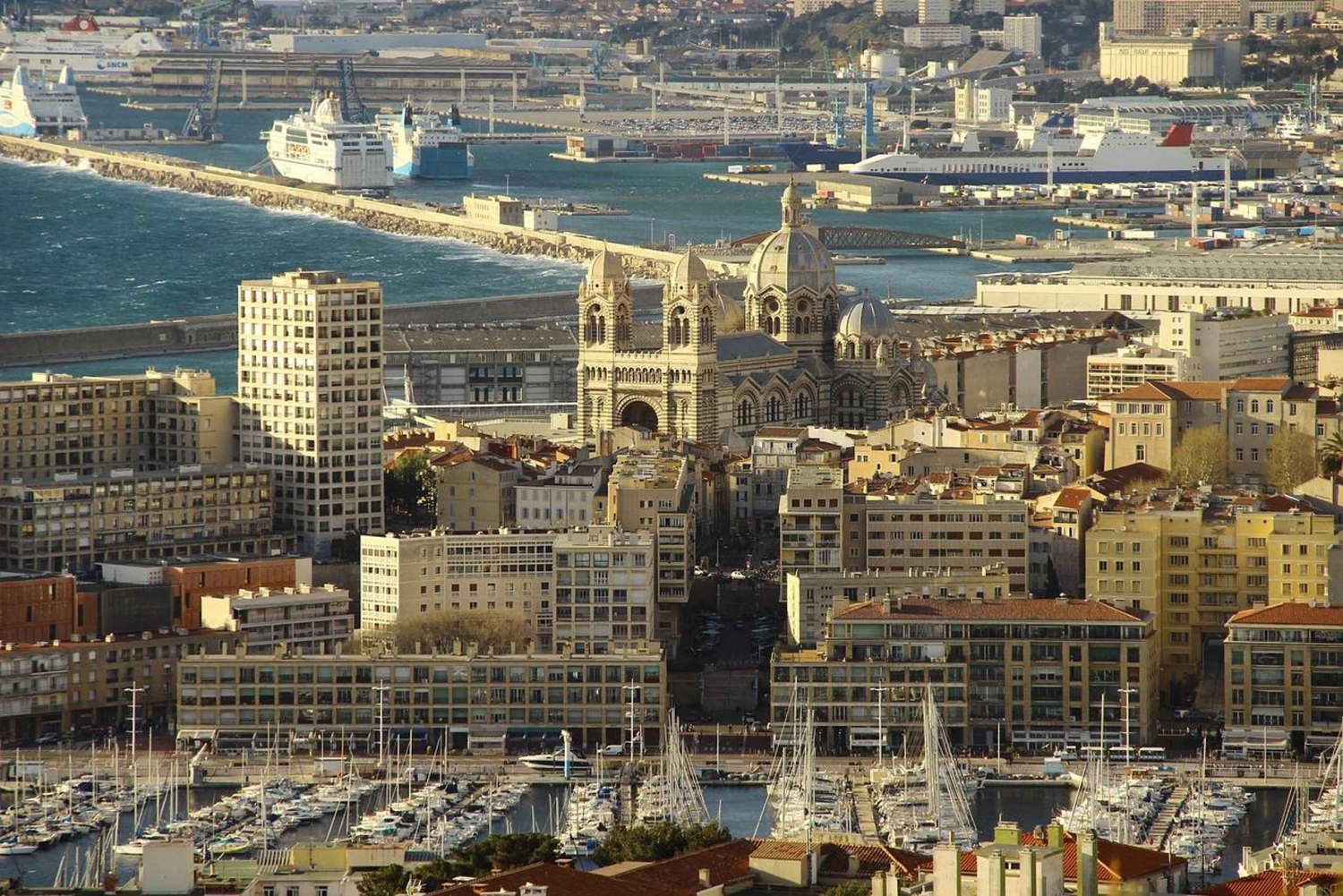 Marseille: Private Guided Walking Tour with Hotel Pickup