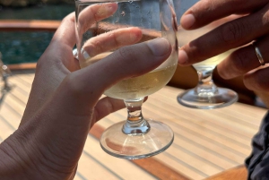 Marseille: Sailboat Cruise with Lunch, Swim & Organic Wine